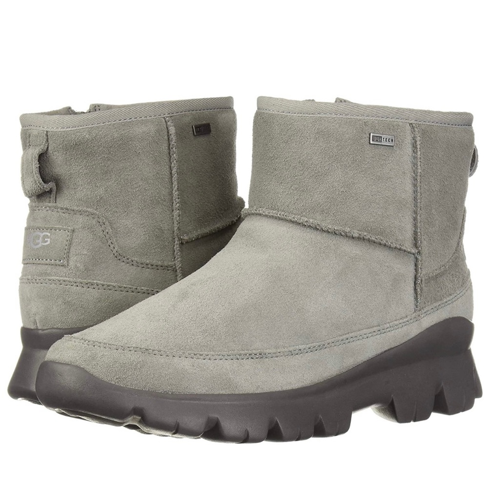Ugg Paloma Sneaker Brand New size 9